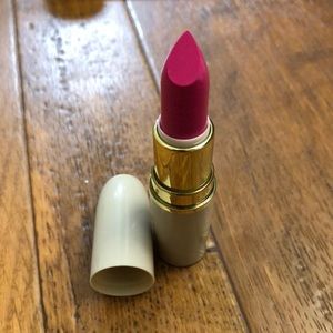 Mellow matte lipstick in the shade Candy Floss